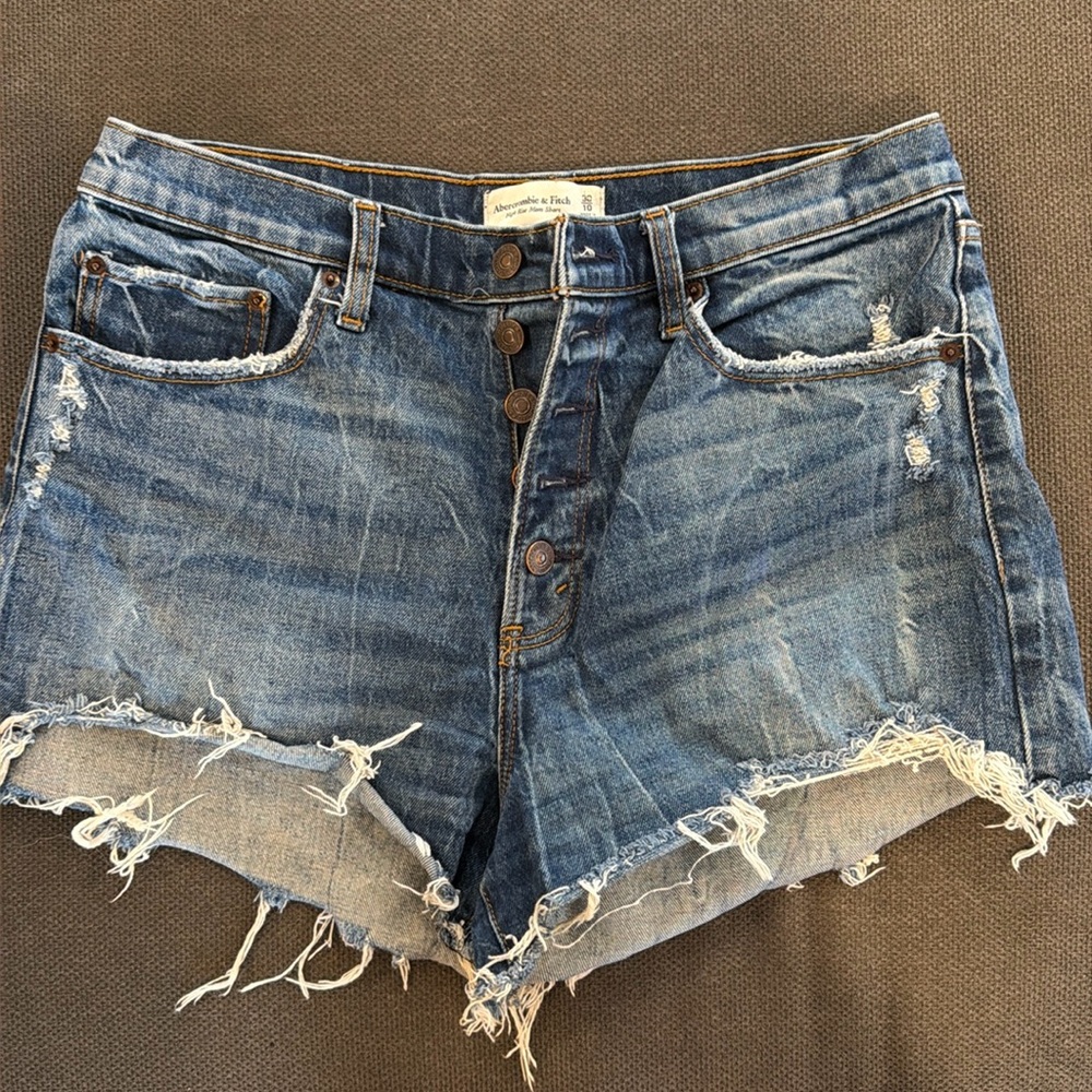 Abercrombie high rise mom short